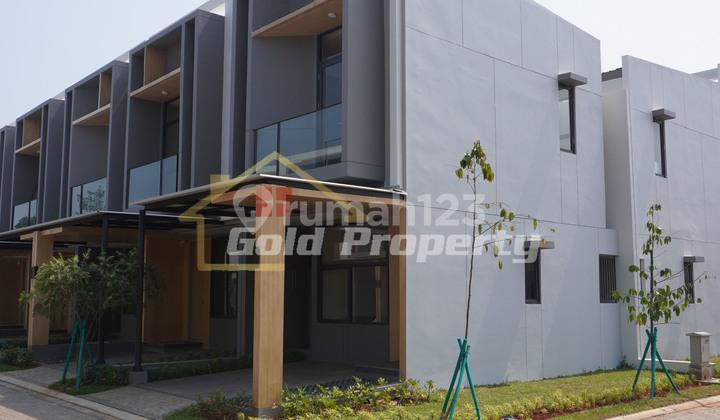 tampak depan rumah hoek full furnished tanakayu