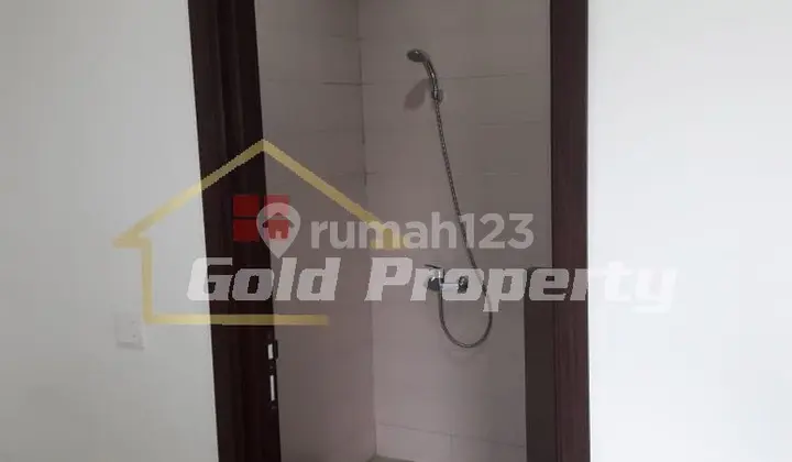kamar mandi rumah murah di regentown bsd