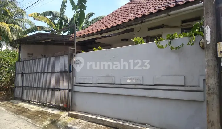 tampak depan rumah dijual komplek bumi daya