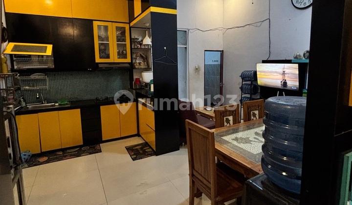 ruang tamu rumah dijual komplek perumahan griya