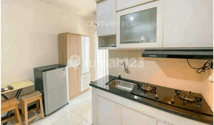 dapur apartemen strategis di cinere resort