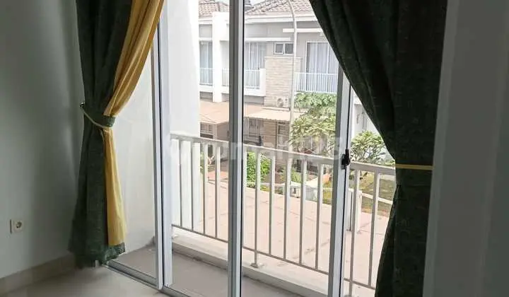 kamar tidur dijual rumah 2 lantai di
