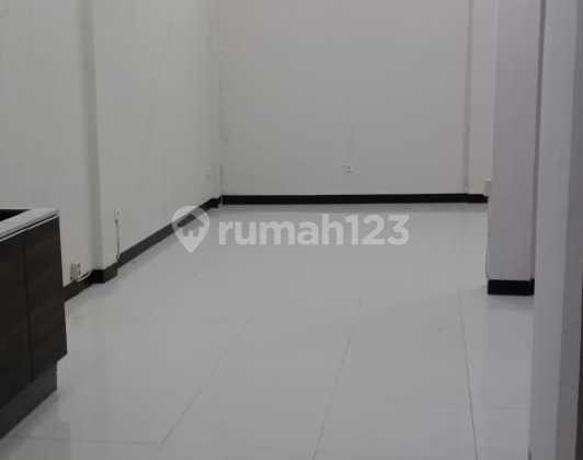 kamar tidur dijual rumah 1.5 lantai siap