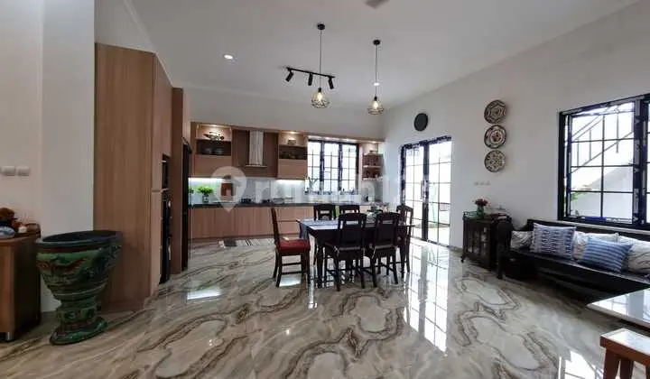 ruang makan di jual rumah baru fully