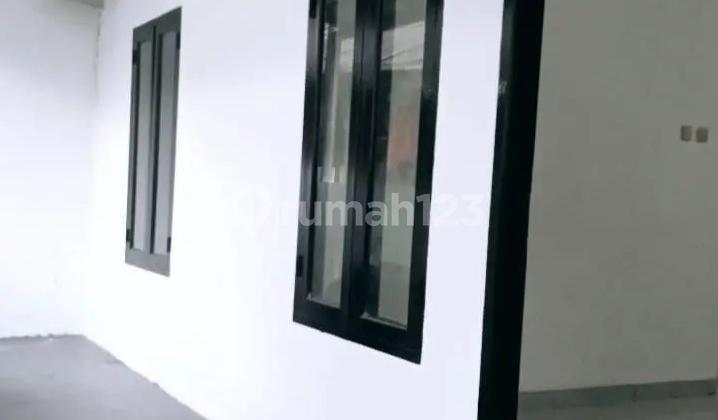 tampak depan di jual rumah siap huni