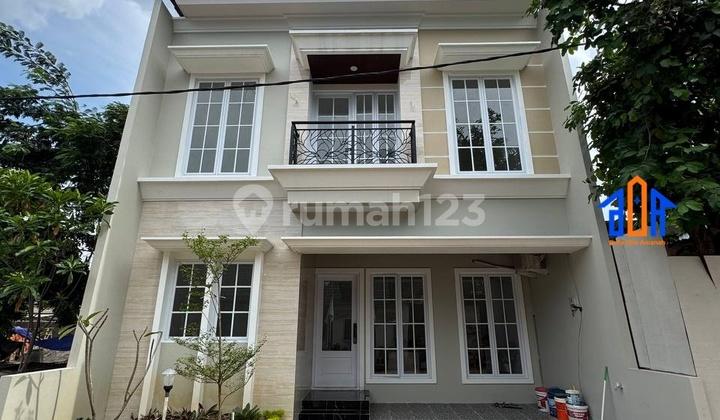 tampak depan rumah mewah siap huni di