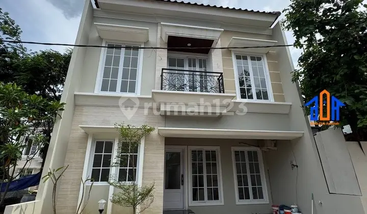 tampak depan rumah mewah siap huni di