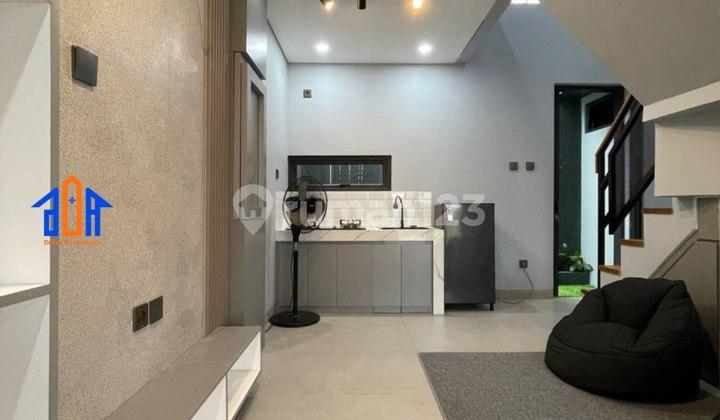 ruang tamu rumah furnished 900 meter ke