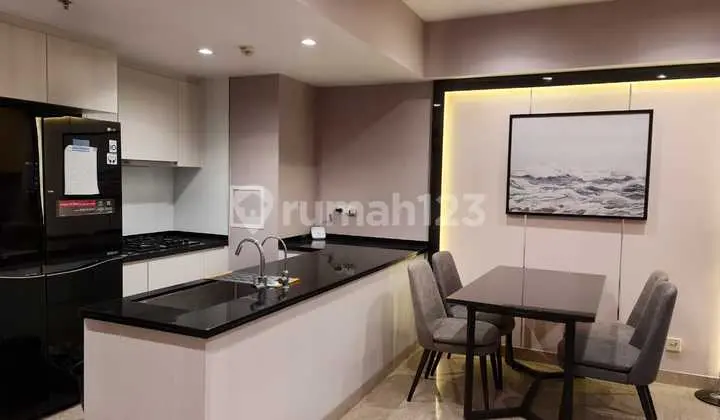 ruang makan siap huni apartemen jepang mewah