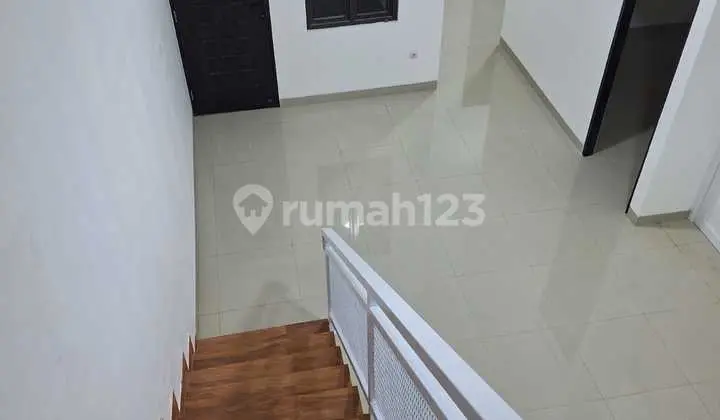 foto lainnya rumah full renovasi dekat mall
