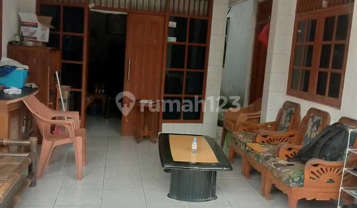 teras rumah 2 lantai siap huni