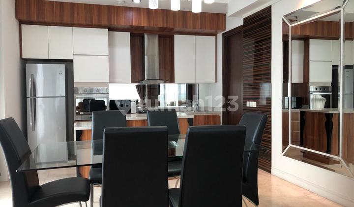 ruang makan apartment kemang village 3 br