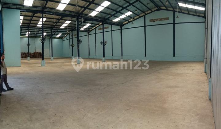 ruang tamu gudang sewa parung lb:2.000 m2