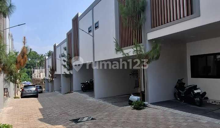 foto lainnya rukost 2lantai 10br tanah lebih