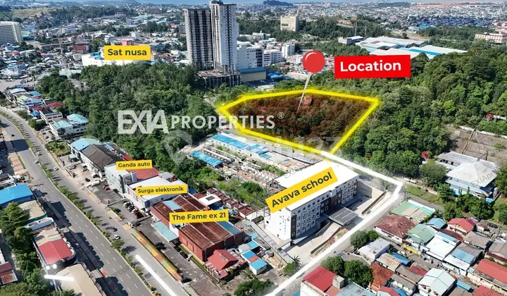 tampak depan tanah 1.1 hektar terbaik di