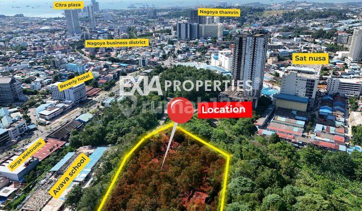 tampak depan tanah 1.1 hektar terbaik di