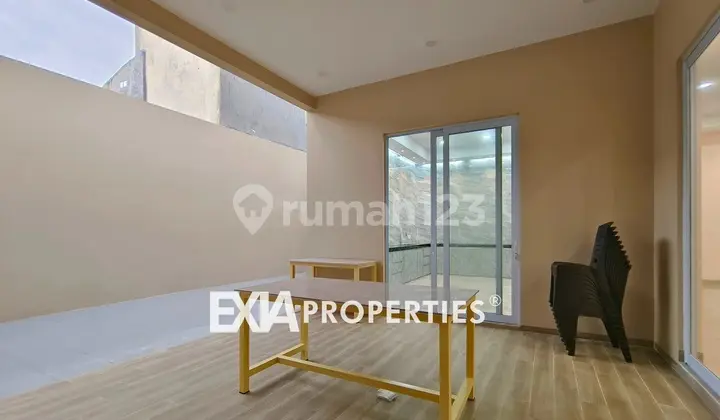 ruang makan rumah mewah roof top view