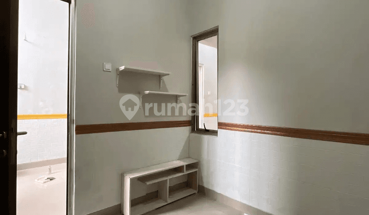 foto lainnya rumah nyaman strategis sudah renovasi