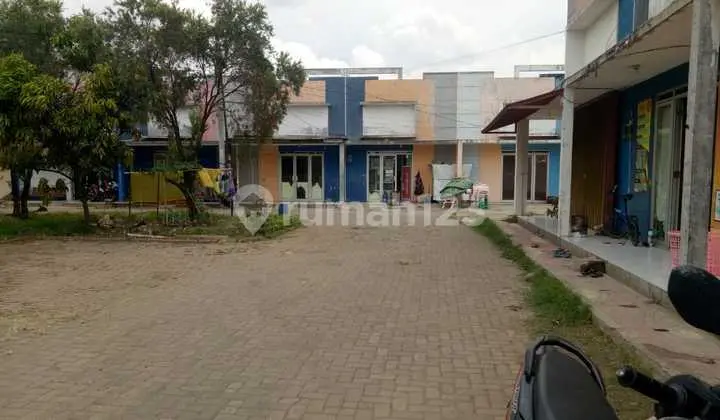 tampak depan ruko dijual cepat di perum