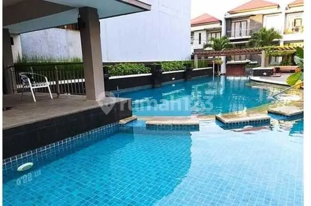 kolam renang rumah dengan kolam renang mewah