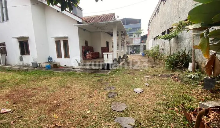 backyard jual cepat rumah besar dengan