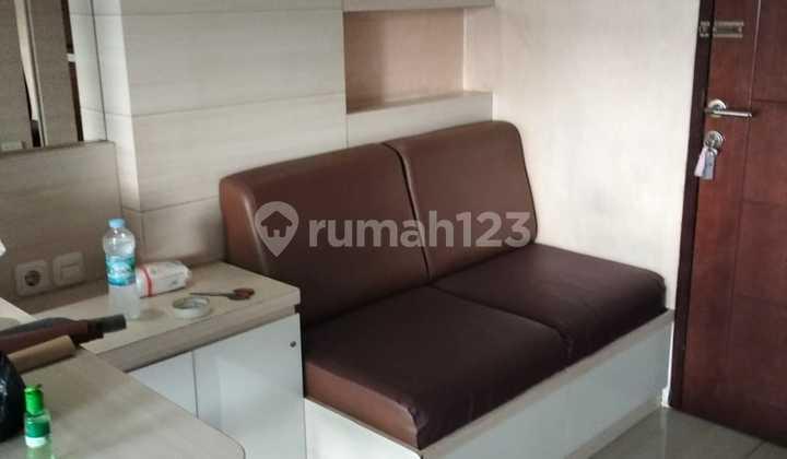 ruang tamu apartemen gateway pasteur tower topaz
