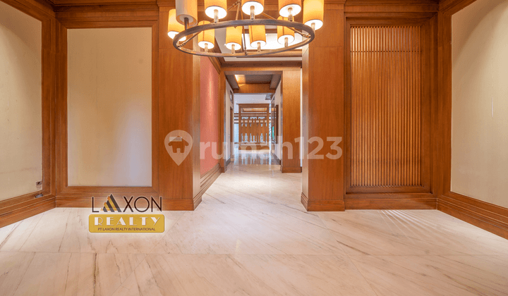 ruang tamu rumah sultan super lux di