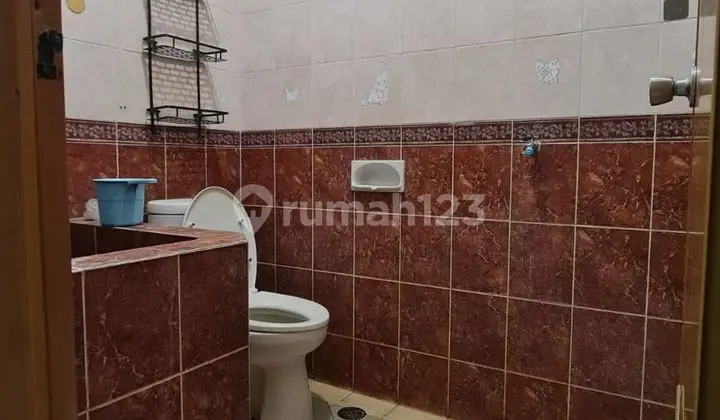 kamar mandi rumah siap huni babatan pratama