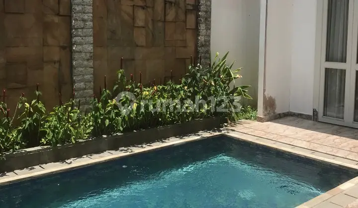 kolam renang villa mewah ready kawasan pecatu