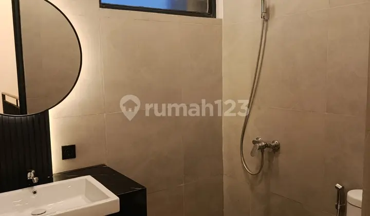 kamar mandi ada mall di area rumah