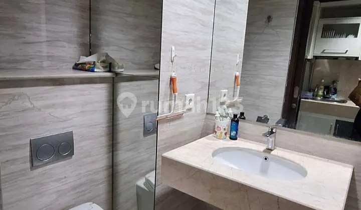 kamar mandi apartemen uttara the icon. jl.