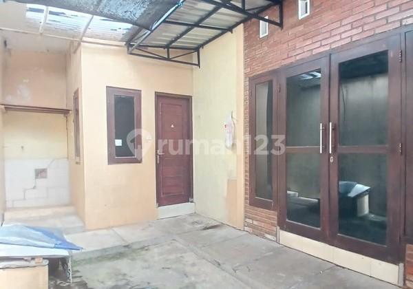 teras rumah 2 lantai di pondok
