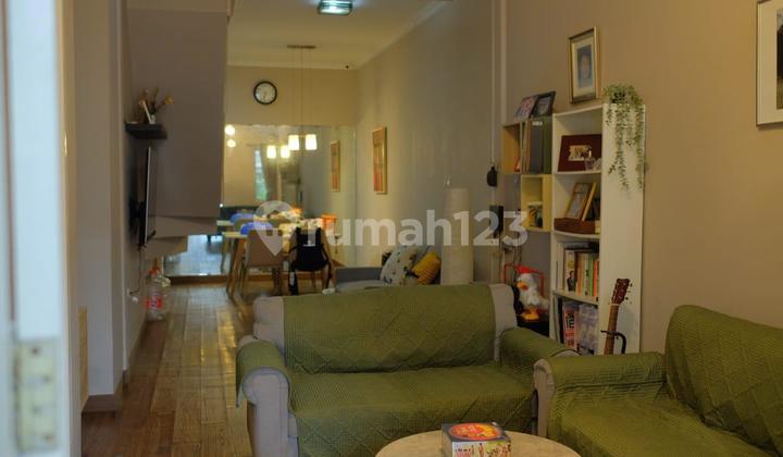 ruang keluarga dijual cepat rumah rapih siap