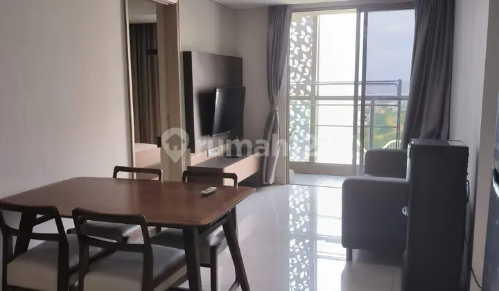 ruang keluarga sewa apartemen gold coast pik