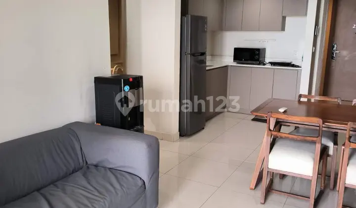 ruang keluarga sewa apartemen gold coast pik