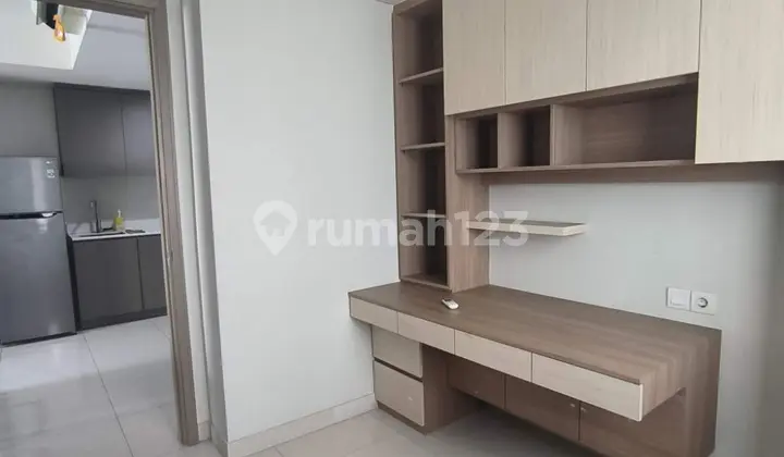 kamar tidur sewa apartemen gold coast pik