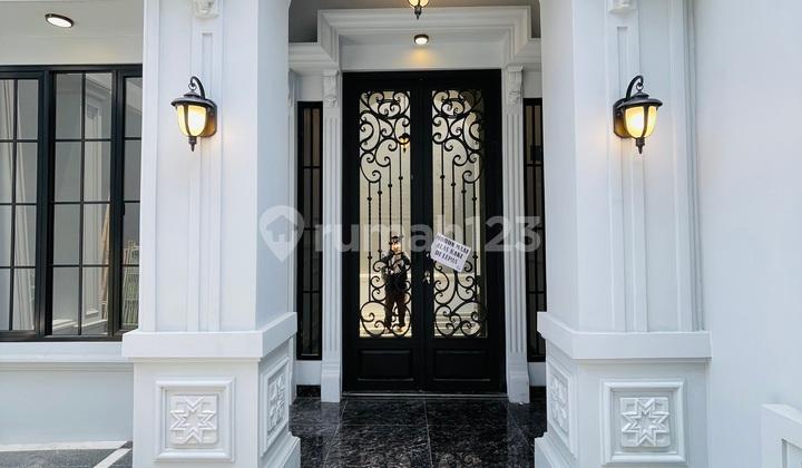 teras rumah classisc luxury dekat tip