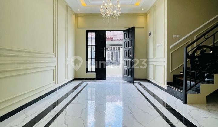 ruang makan rumah siap huni nempel kawasan