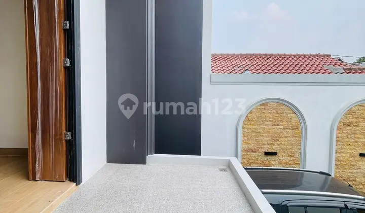 teras rumah pancoran mas tanah besar