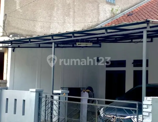 tampak depan dijual rumah komplek bumi asri