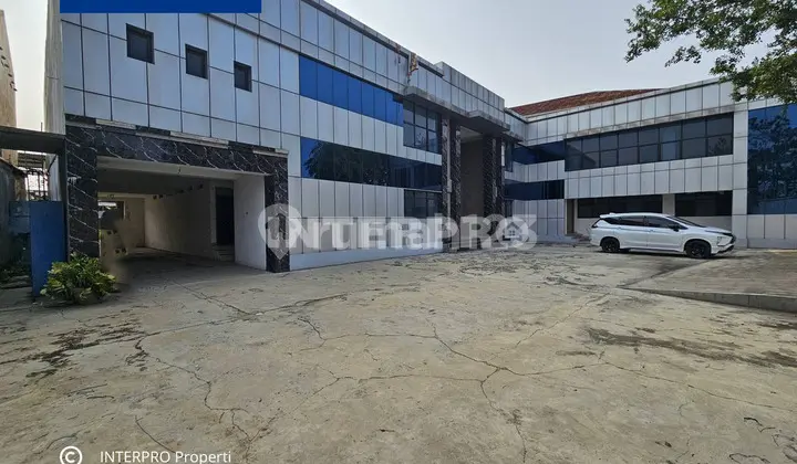 tampak depan gudang kapuk kamal raya kalideres