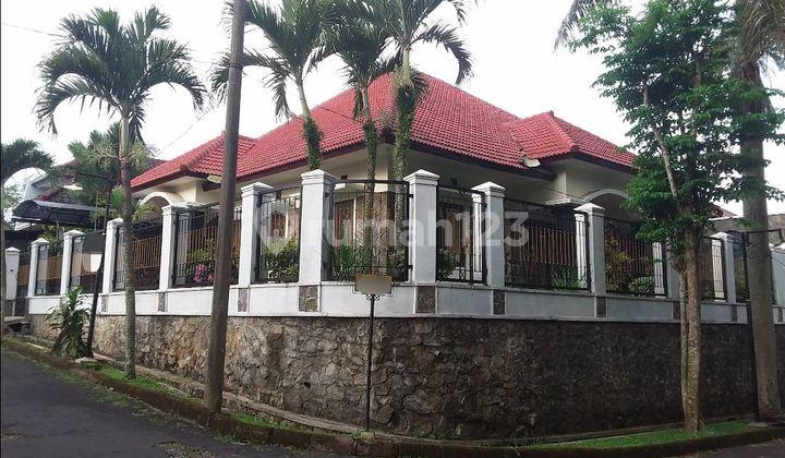 tampak depan rumah hook luas puncak dieng