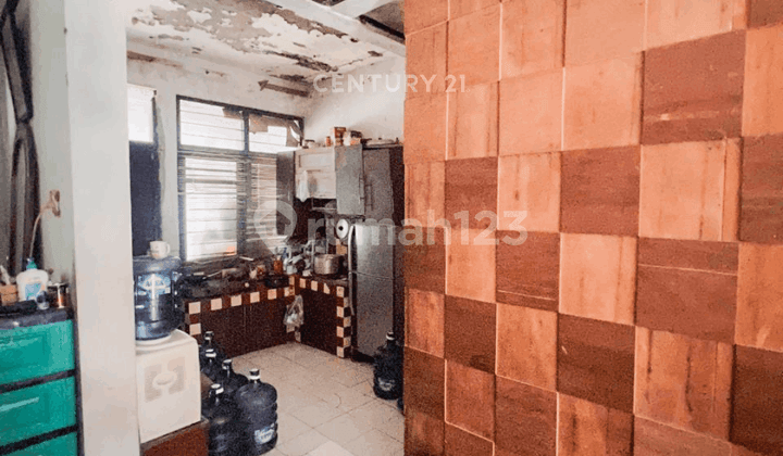 kamar tidur rumah strategis di perum bumi