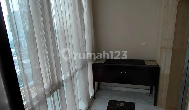 ruang keluarga apartemen the peak sudirman 2