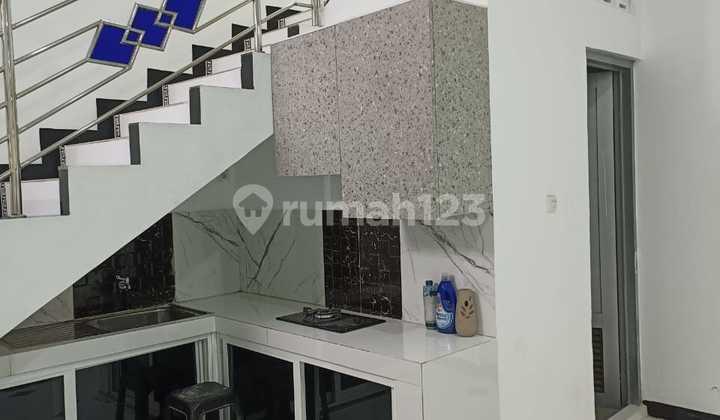 dapur rumah 3 lantai bagus shm