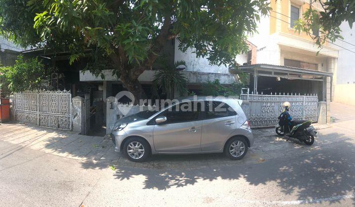 tampak depan rumah lt 400 shm hadap