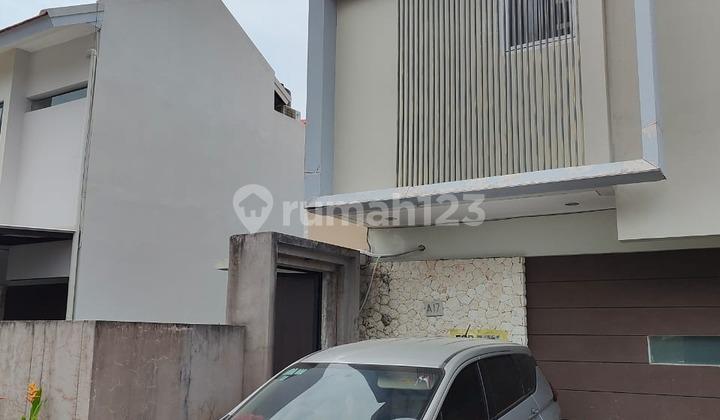 tampak depan rumah siap huni one gate