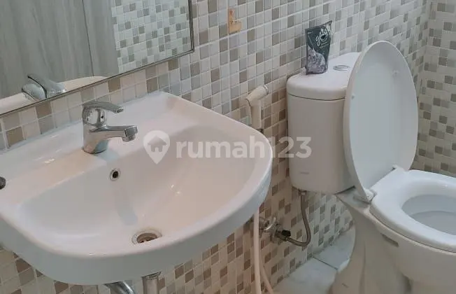 kamar mandi rumah grand pakuwon cluster queensland
