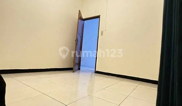 kamar tidur dijual rumah 1,5 lantai di
