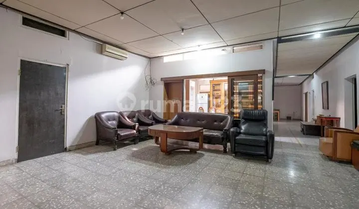 ruang keluarga dijual rumah di lembah sukaresmi